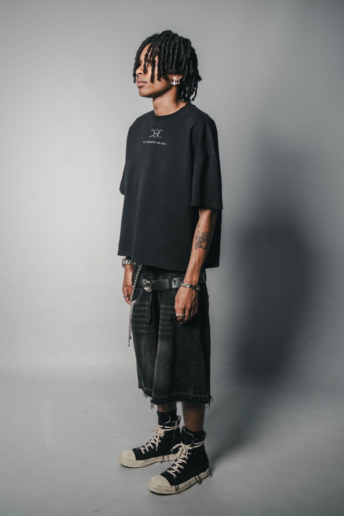 Void black tee