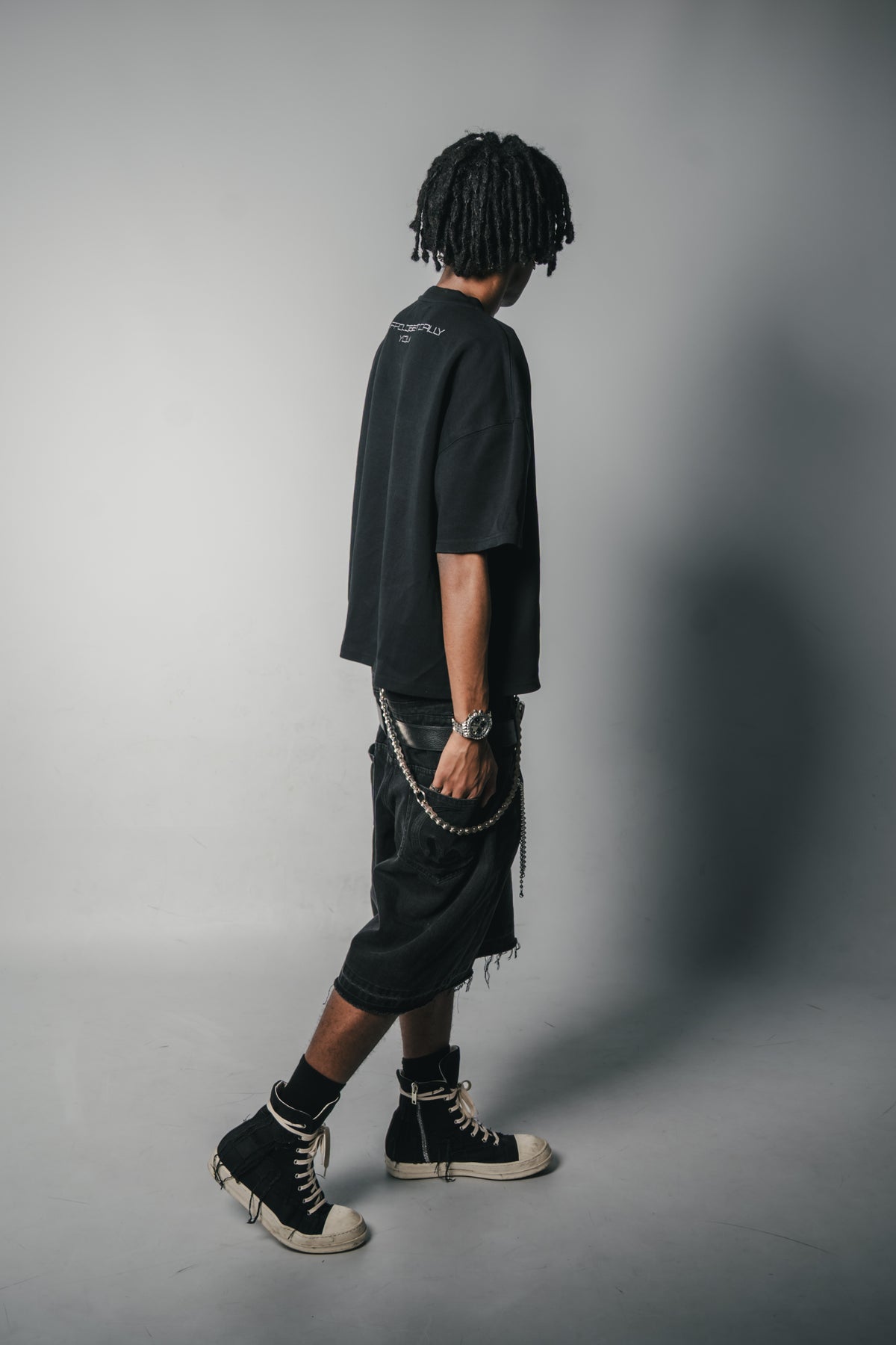 Void black tee